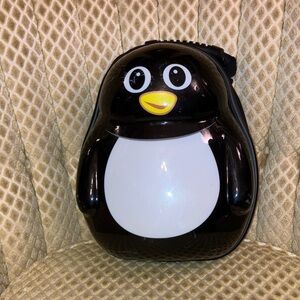 TRAVEL BUDDIES PENGUIN HARD SHELL BACKPACK